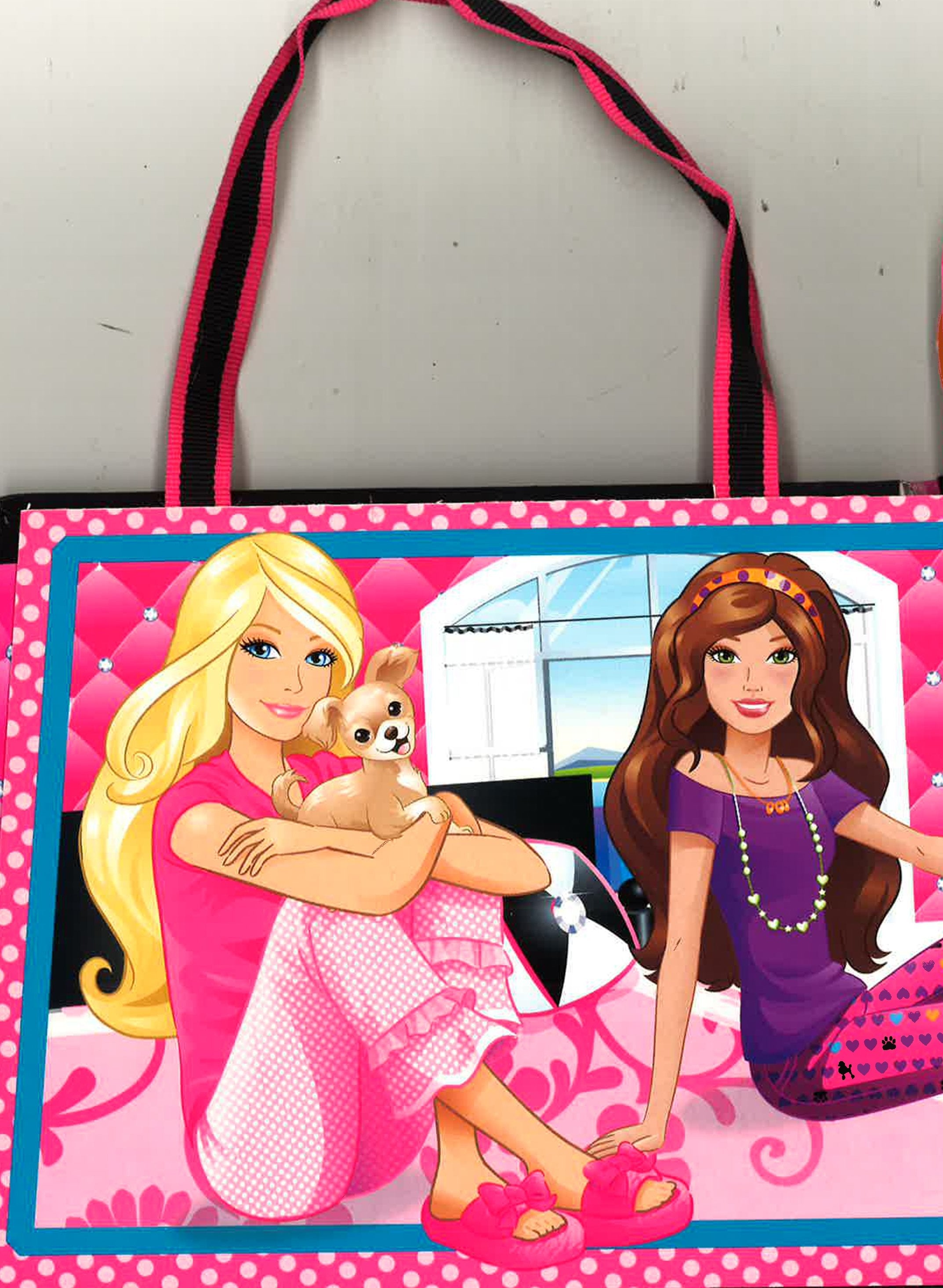 Barbie Loves Lacey
